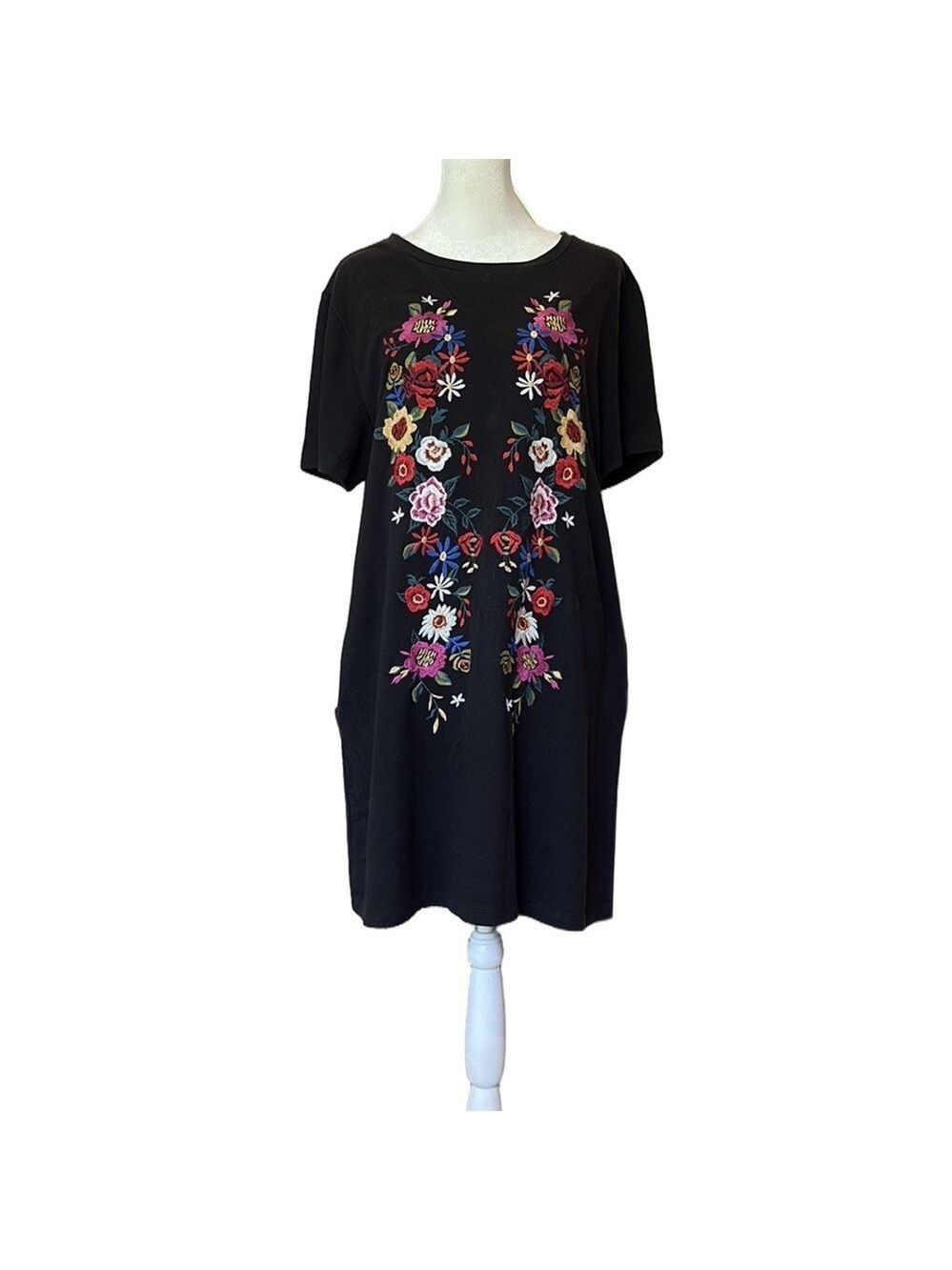 Umgee Size L black dress with floral embroidery. Short sleeves colorful - Picture 1 of 7